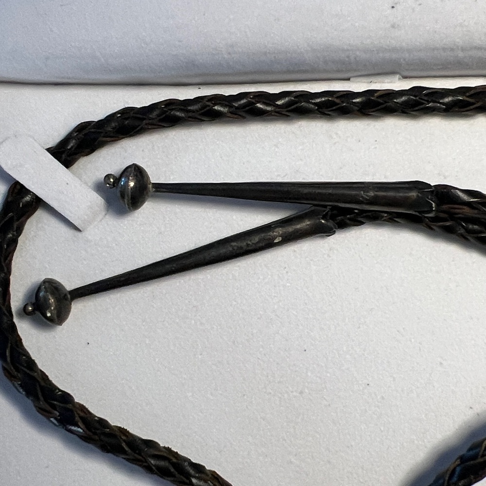 Elegant Turquoise and Silver Bolo Tie - Picture 3 of 4